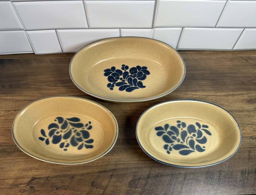 Vintage Pfaltzgraff Folk Art Oval Bakers Set of 3 #240 #241 7” 9.5” USA